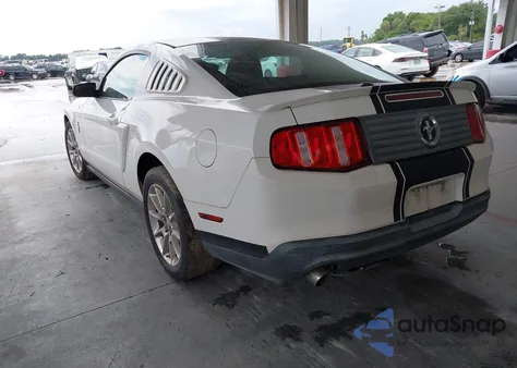 2011 Ford Mustang V6 Premium z USA, uszkodzony, nr VIN 1ZVBP8AM6B5131134